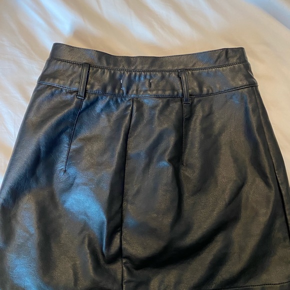 Sexy black button up leather skirt! - Picture 2 of 2